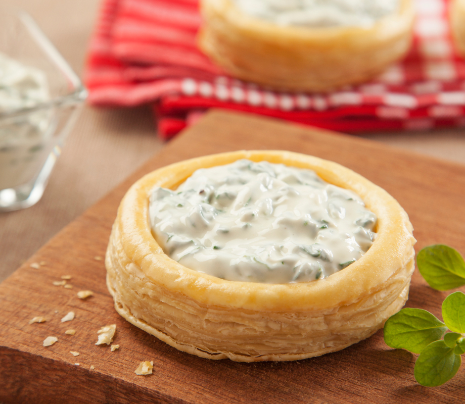 Vol au Vent recheado com creme de ricota e espinafre