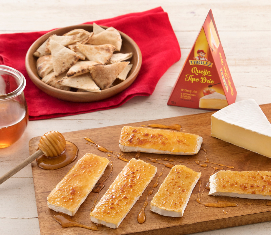 Queijo Brie Brûlée com mel