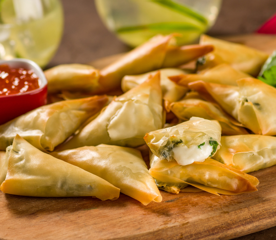 Samossa assada de Queijo Brie e espinafre